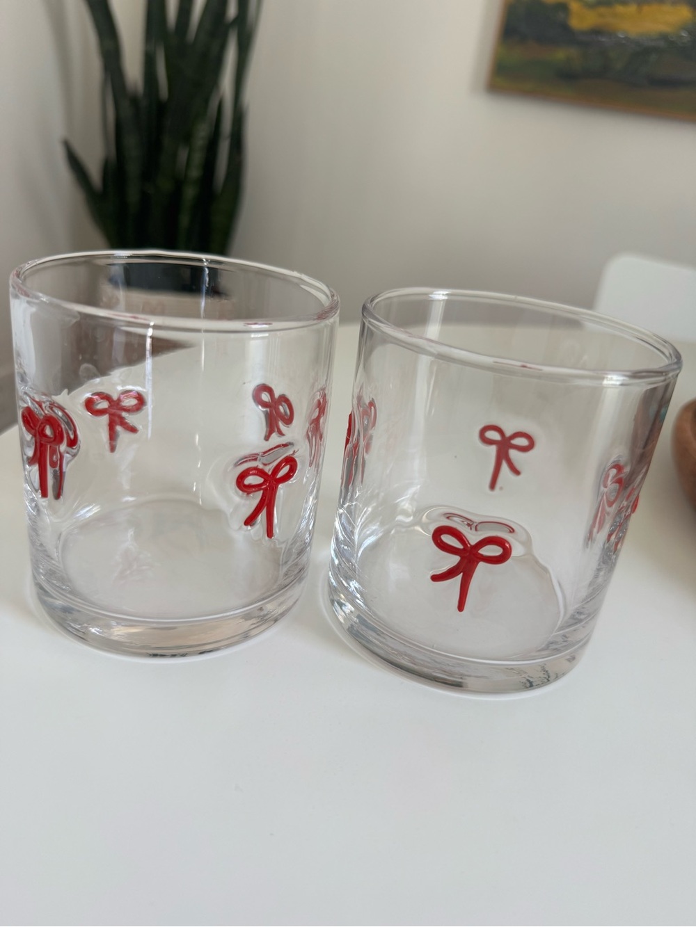 Set of 2 Clear Glass Cups Glassware Tumblers with Red Ribbon Bow Design